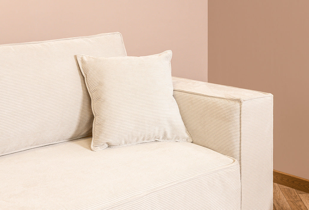 Crèmekleurige ribstof,Breed